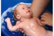 как купать новорожденного дома